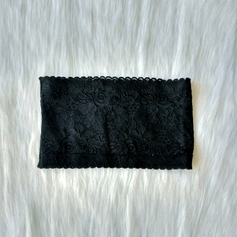 Black lace bandeau 🏵️